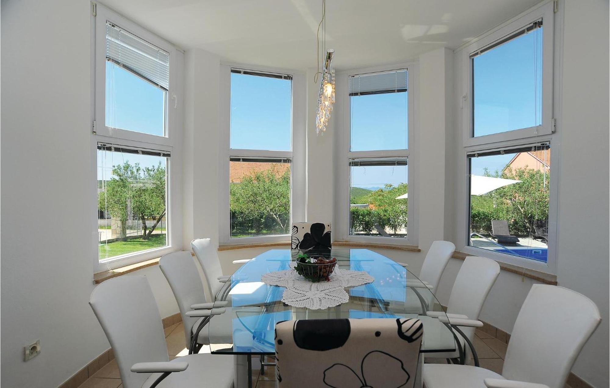 5 Bedroom Amazing Home In Debeljak Exterior foto